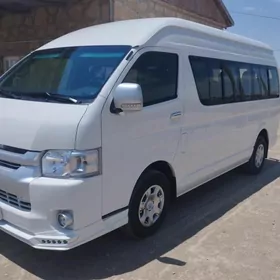 Toyota Hiace 2013