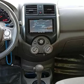 Nissan Versa 2011