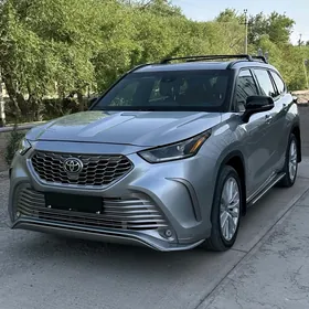 Toyota Highlander 2021