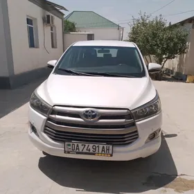 Toyota Innova 2020