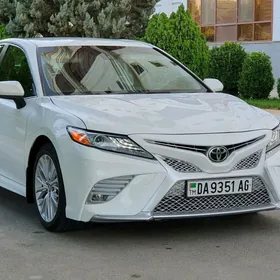 Toyota Camry 2018