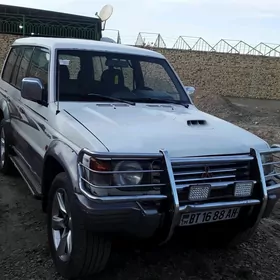 Mitsubishi Pajero 1997