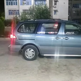 Toyota Sienna 2003