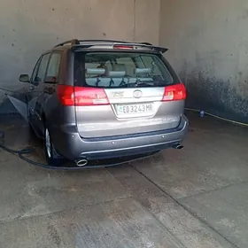 Toyota Sienna 2004