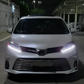 Toyota Sienna 2018