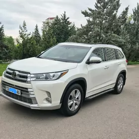 Toyota Highlander 2018
