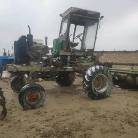 MTZ 82 2005