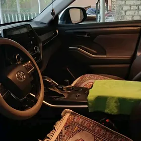 Toyota Highlander 2024