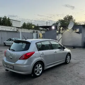 Nissan Versa 2012