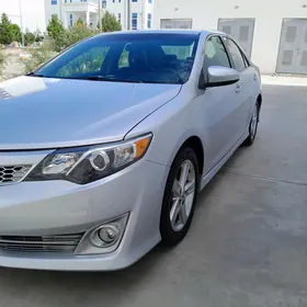 Toyota Camry 2014
