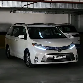 Toyota Sienna 2016