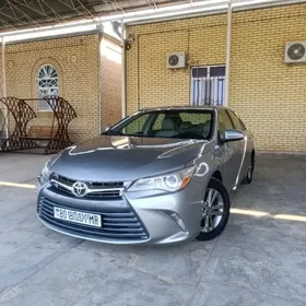 Toyota Camry 2017