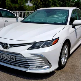 Toyota Camry 2021