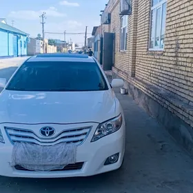 Toyota Camry 2010