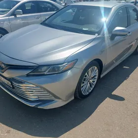 Toyota Camry 2018