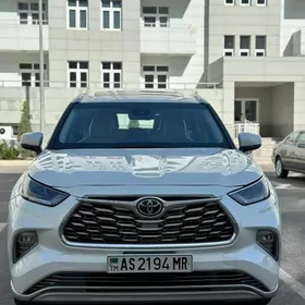 Toyota Highlander 2021