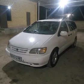 Toyota Sienna 2002