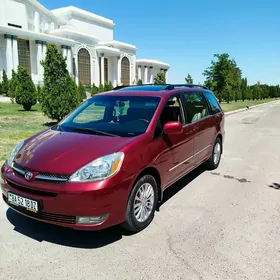 Toyota Sienna 2004