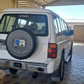 Mitsubishi Pajero 1999