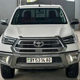 Toyota Hilux 2021
