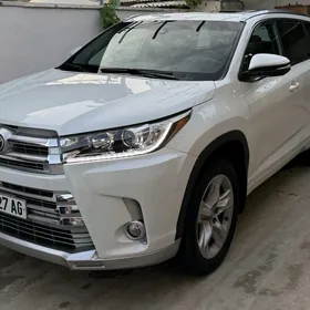 Toyota Highlander 2019