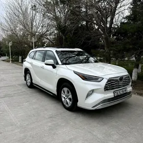 Toyota Highlander 2021