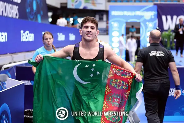Алп Арслан Бегенджов взял бронзу на юниорском чемпионате Азии по вольной борьбе