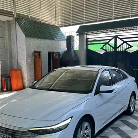 Hyundai Elantra 2024