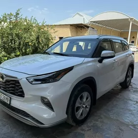 Toyota Highlander 2022