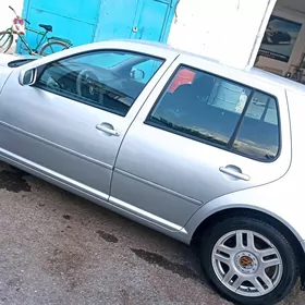 Volkswagen Golf 2001