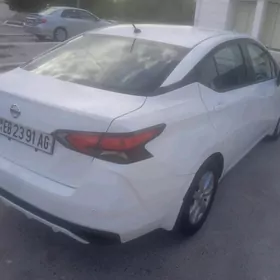Nissan Versa 2021