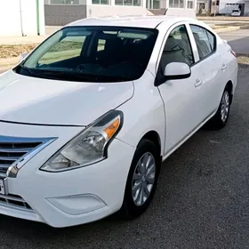 Nissan Versa 2015