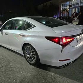Lexus ES 350 2019