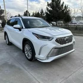 Toyota Highlander 2022