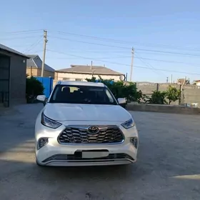 Toyota Highlander 2022