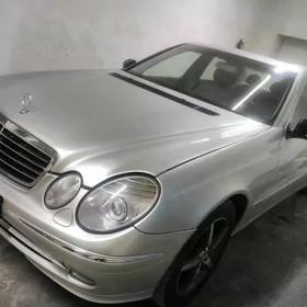 Mercedes-Benz E320 2003