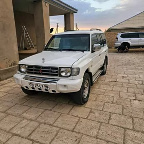 Mitsubishi Pajero 1998