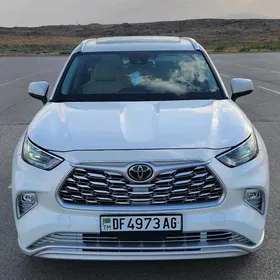 Toyota Highlander 2021