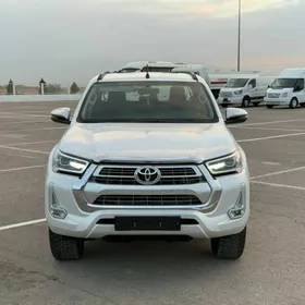 Toyota Hilux 2024