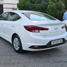 Hyundai Elantra 2020