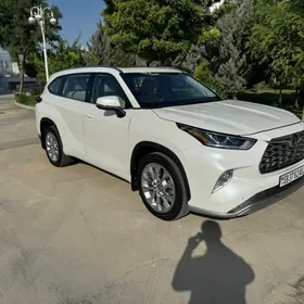 Toyota Highlander 2021