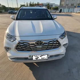 Toyota Highlander 2022