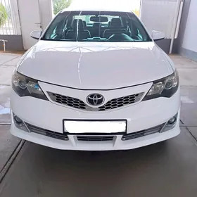 Toyota Camry 2013