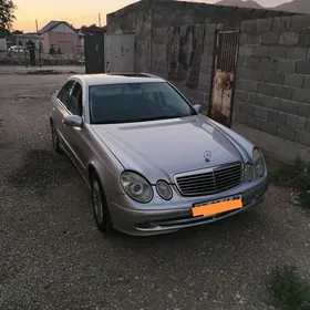 Mercedes-Benz E320 2003