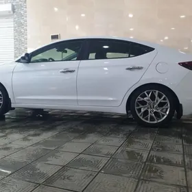Hyundai Elantra 2020