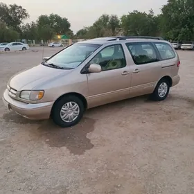 Toyota Sienna 2000