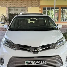 Toyota Sienna 2018