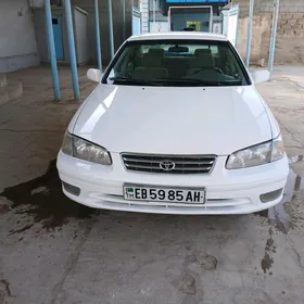 Toyota Camry 2000