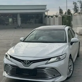 Toyota Camry 2019