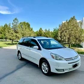 Toyota Sienna 2005